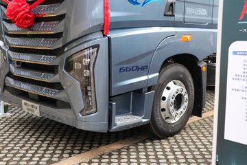 ���ӥ�� ����� 15.6L LNG 660���� 6X4 һ�����12�� AMT�Զ��� ǣ����ͼƬ