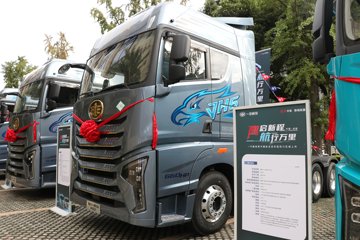 ���ӥ�� ����� 15.6L LNG 660���� 6X4 һ�����12�� AMT�Զ��� ǣ����ͼƬ