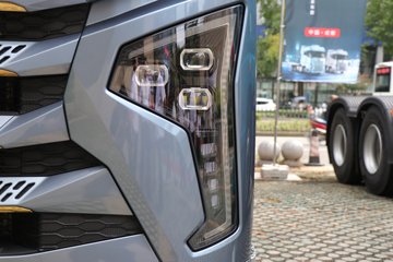 ���ӥ�� ����� 15.6L LNG 660���� 6X4 һ�����12�� AMT�Զ��� ǣ����ͼƬ