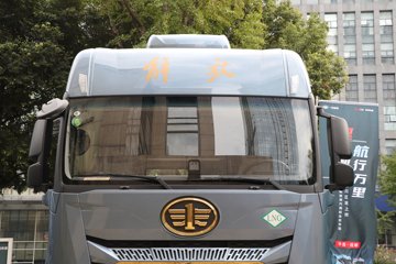 ���ӥ�� ����� 15.6L LNG 660���� 6X4 һ�����12�� AMT�Զ��� ǣ����ͼƬ