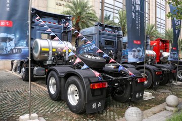 ���ӥ�� ����� 15.6L LNG 660���� 6X4 һ�����12�� AMT�Զ��� ǣ����ͼƬ