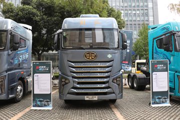 ���ӥ�� ����� 15.6L LNG 660���� 6X4 һ�����12�� AMT�Զ��� ǣ����ͼƬ