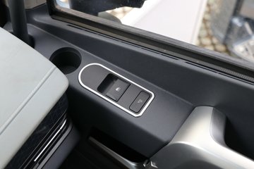 ���ӥ�� ����� 15.6L LNG 660���� 6X4 һ�����12�� AMT�Զ��� ǣ����ͼƬ