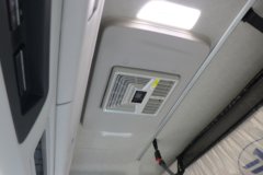 解放鹰航 智尊版 15.6L LNG 660马力 6X4 一汽解放12档 AMT自动档 牵引车