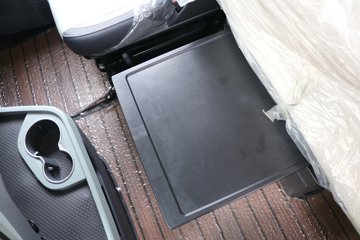 ���ӥ�� ����� 15.6L LNG 660���� 6X4 һ�����12�� AMT�Զ��� ǣ����ͼƬ