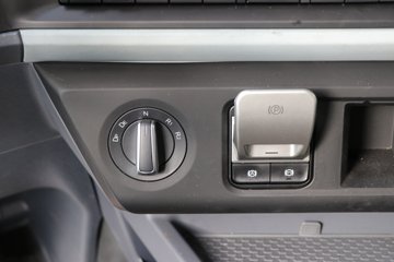 ���ӥ�� ����� 15.6L LNG 660���� 6X4 һ�����12�� AMT�Զ��� ǣ����ͼƬ