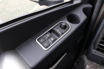 ���ӥ�� ����� 15.6L LNG 660���� 6X4 һ�����12�� AMT�Զ��� ǣ����ͼƬ