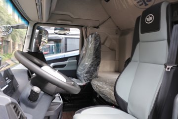 ���ӥ�� ����� 15.6L LNG 660���� 6X4 һ�����12�� AMT�Զ��� ǣ����ͼƬ