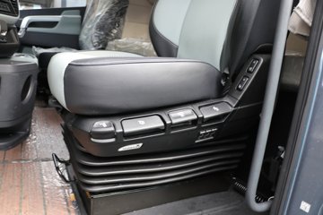 ���ӥ�� ����� 15.6L LNG 660���� 6X4 һ�����12�� AMT�Զ��� ǣ����ͼƬ