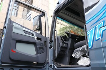 ���ӥ�� ����� 15.6L LNG 660���� 6X4 һ�����12�� AMT�Զ��� ǣ����ͼƬ