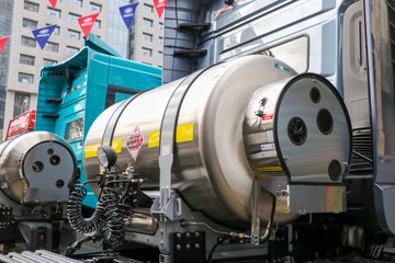 ���ӥ�� ����� 15.6L LNG 660���� 6X4 һ�����12�� AMT�Զ��� ǣ����ͼƬ