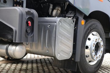 ���ӥ�� ����� 15.6L LNG 660���� 6X4 һ�����12�� AMT�Զ��� ǣ����ͼƬ