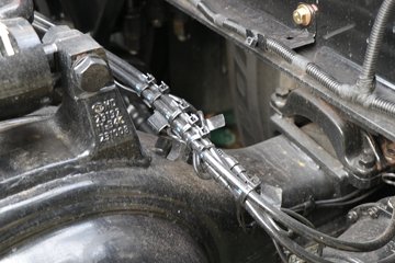 ���ӥ�� ����� 15.6L LNG 660���� 6X4 һ�����12�� AMT�Զ��� ǣ����ͼƬ