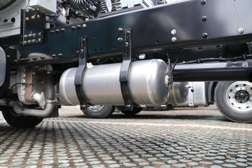 ���ӥ�� ����� 15.6L LNG 660���� 6X4 һ�����12�� AMT�Զ��� ǣ����ͼƬ