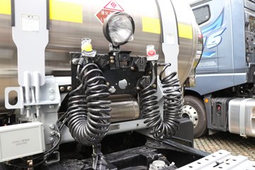 ���ӥ�� ����� 15.6L LNG 660���� 6X4 һ�����12�� AMT�Զ��� ǣ����ͼƬ