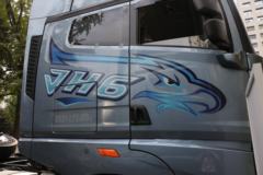 青岛解放 鹰航 智尊版 13.2L柴油 640马力 6X4 一汽解放12档 AMT自动档 牵引车