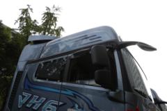 青岛解放 鹰航 智尊版 13.2L柴油 640马力 6X4 一汽解放12档 AMT自动档 牵引车