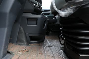 �ൺ��� ӥ�� ����� 13.2L���� 640���� 6X4 һ�����12�� AMT�Զ��� ǣ����ͼƬ