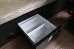 青岛解放 鹰航 智尊版 13.2L柴油 640马力 6X4 一汽解放12档 AMT自动档 牵引车