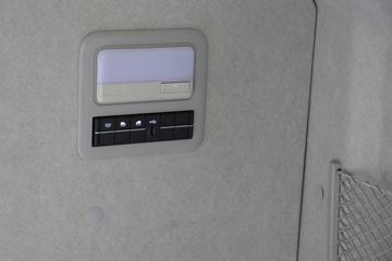 �ൺ��� ӥ�� ����� 13.2L���� 640���� 6X4 һ�����12�� AMT�Զ��� ǣ����ͼƬ