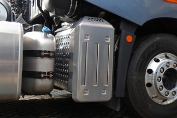 �ൺ��� ӥ�� ����� 13.2L���� 640���� 6X4 һ�����12�� AMT�Զ��� ǣ����ͼƬ