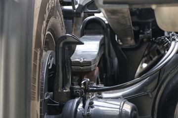 �ൺ��� ӥ�� ����� 13.2L���� 640���� 6X4 һ�����12�� AMT�Զ��� ǣ����ͼƬ