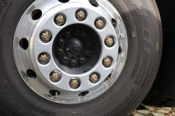 �ൺ��� ӥ�� ����� 13.2L���� 640���� 6X4 һ�����12�� AMT�Զ��� ǣ����ͼƬ