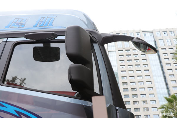 无锡市鹰航牵引车系列,打折优惠,降3万,赶快抢购!