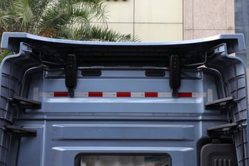 �ൺ��� ӥ�� ������ 15.7L LNG 720���� 6X4 ��ʿ��16�� AMT�Զ��� ǣ����ͼƬ