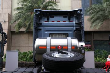 �ൺ��� ӥ�� ������ 15.7L LNG 720���� 6X4 ��ʿ��16�� AMT�Զ��� ǣ����ͼƬ