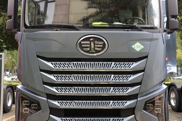 �ൺ��� ӥ�� ������ 15.7L LNG 720���� 6X4 ��ʿ��16�� AMT�Զ��� ǣ����ͼƬ