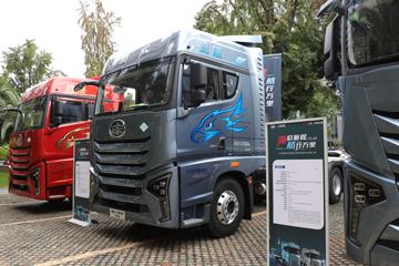 �ൺ��� ӥ�� ������ 15.7L LNG 720���� 6X4 ��ʿ��16�� AMT�Զ��� ǣ����ͼƬ