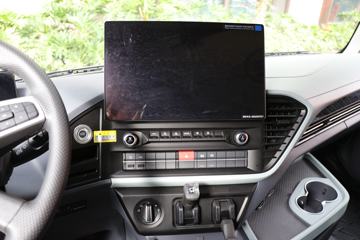 �ൺ��� ӥ�� ������ 15.7L LNG 720���� 6X4 ��ʿ��16�� AMT�Զ��� ǣ����ͼƬ