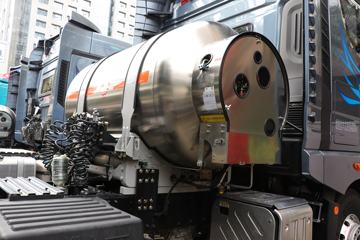 �ൺ��� ӥ�� ������ 15.7L LNG 720���� 6X4 ��ʿ��16�� AMT�Զ��� ǣ����ͼƬ