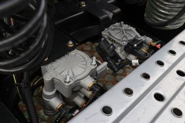 �ൺ��� ӥ�� ������ 15.7L LNG 720���� 6X4 ��ʿ��16�� AMT�Զ��� ǣ����ͼƬ