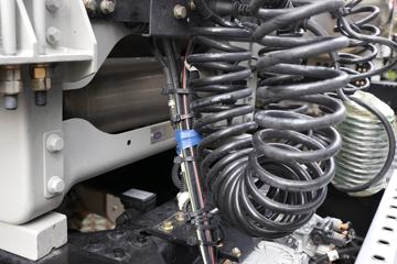 �ൺ��� ӥ�� ������ 15.7L LNG 720���� 6X4 ��ʿ��16�� AMT�Զ��� ǣ����ͼƬ