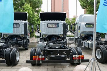 ���桤��X7 2.5L���� 180���� ��ʿ��10�� ���� 3600��� 4.18�׵��Ų�դʽ�ῨͼƬ