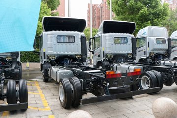 ���桤��X7 2.5L���� 180���� ��ʿ��10�� ���� 3600��� 4.18�׵��Ų�դʽ�ῨͼƬ