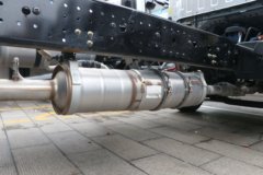 蓝擎·龙X7 2.5L柴油 180马力 法士特10档 宽体 3600轴距 4.18米单排仓栅式轻卡