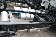 蓝擎·龙X7 2.5L柴油 180马力 法士特10档 宽体 3600轴距 4.18米单排仓栅式轻卡