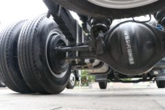 蓝擎·龙X7 2.5L柴油 180马力 法士特10档 宽体 3600轴距 4.18米单排仓栅式轻卡