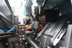 解放鹰驰 6X4 换电式纯电动牵引车 宁德时代400.61kWh