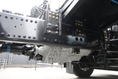 解放鹰驰 6X4 换电式纯电动牵引车 宁德时代400.61kWh