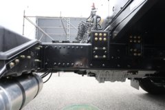 解放鹰驰 6X4 换电式纯电动牵引车 宁德时代400.61kWh