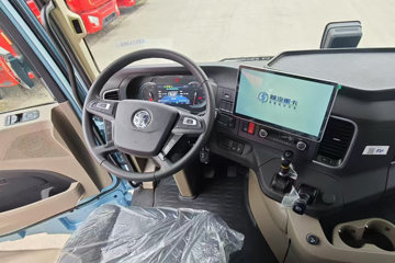 ��������S6000 �콢�� 14.6L LNG 630���� 6X4 ��ʿ��12�� AMT�Զ��� ǣ����ͼƬ