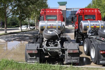����HOWO TX7-N ����� 12.5L LNG 480���� 6X4 �й�����12�� ǣ����ͼƬ