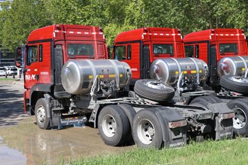 ����HOWO TX7-N ����� 12.5L LNG 480���� 6X4 �й�����12�� ǣ����ͼƬ