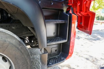 ����HOWO TX7-N ����� 12.5L LNG 480���� 6X4 �й�����12�� ǣ����ͼƬ