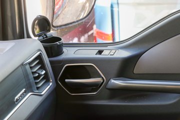 ����HOWO TX7-N ����� 12.5L LNG 480���� 6X4 �й�����12�� ǣ����ͼƬ