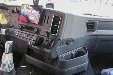 ����HOWO TX7-N ����� 12.5L LNG 480���� 6X4 �й�����12�� ǣ����ͼƬ